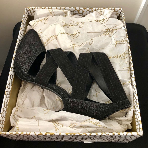 ABS Allen Schwartz - Gorgeous Black Heels  👠 - Picture 2 of 8